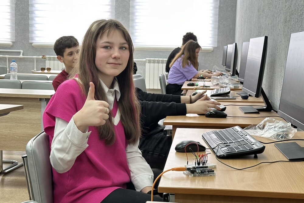 В воскресенье, 2 апреля, в Елабужском институте КФУ для школьников из Лисичанска были проведены мастер-классы от отделения математики и естественных наук В воскресенье, 2 апреля, в Елабужском институте КФУ для школьников из Лисичанска были проведены мастер-классы от отделения математики и естественных наук