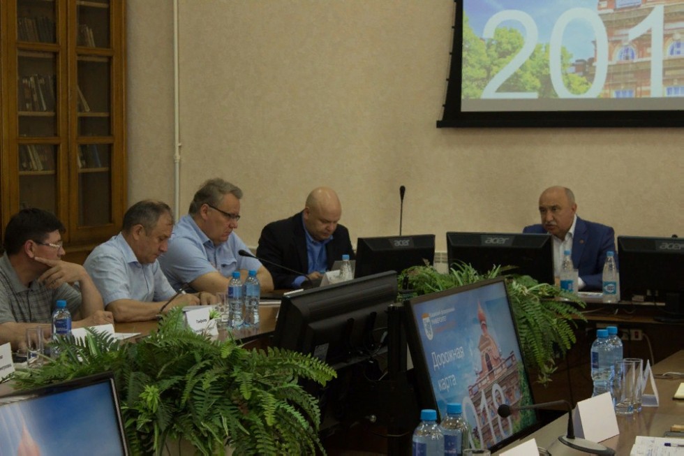 В Елабужском институте КФУ состоялось обсуждение дорожной карты вуза В Елабужском институте КФУ состоялось обсуждение дорожной карты вуза