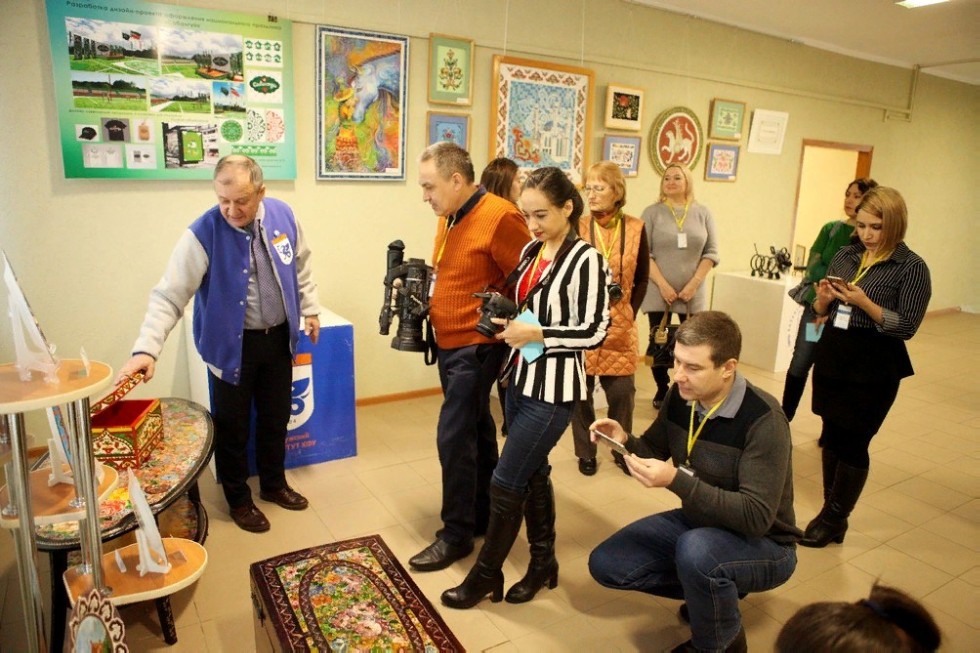 В Елабужском институте КФУ прошёл пресс-тур с участием представителей СМИ и блогеров В Елабужском институте КФУ прошёл пресс-тур с участием представителей СМИ и блогеров