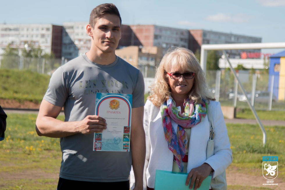 Инженерно-экономический колледж провел 'Веселые старты' в рамках конкурса 'Лучшее отделение НЧИ КФУ' Инженерно-экономический колледж провел 'Веселые старты' в рамках конкурса 'Лучшее отделение НЧИ КФУ'