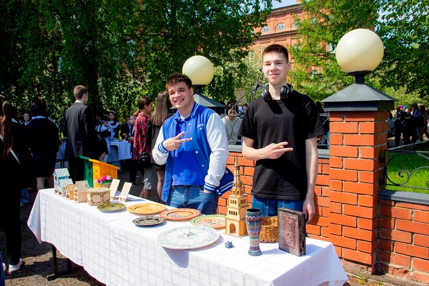 Ярмарка 'Добрый университет' прошла в Елабужском институте КФУ Ярмарка 'Добрый университет' прошла в Елабужском институте КФУ
