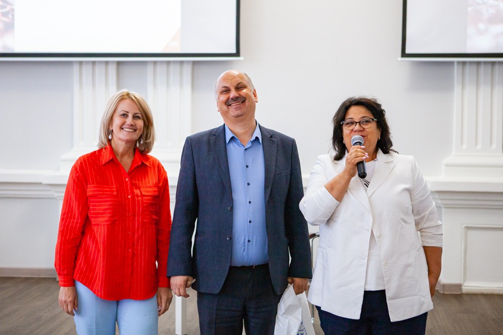 В Елабужском институте КФУ прошла встреча с Голубицким А.В., директором МБОУ СОШ 'Школа будущего' В Елабужском институте КФУ прошла встреча с Голубицким А.В., директором МБОУ СОШ 'Школа будущего'