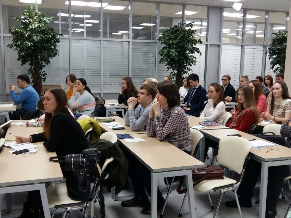 3 марта 2016 года в Центре Магистратуры Института управления, экономики и финансов КФУ прошла открытая лекция профессора Коха Игоря Анатольевича и профессора Галлямовой Динары Хамитовны, посвященная перспективам развития мировой экономики. 3 марта 2016 года в Центре Магистратуры Института управления, экономики и финансов КФУ прошла открытая лекция профессора Коха Игоря Анатольевича и профессора Галлямовой Динары Хамитовны, посвященная перспективам развития мировой экономики.