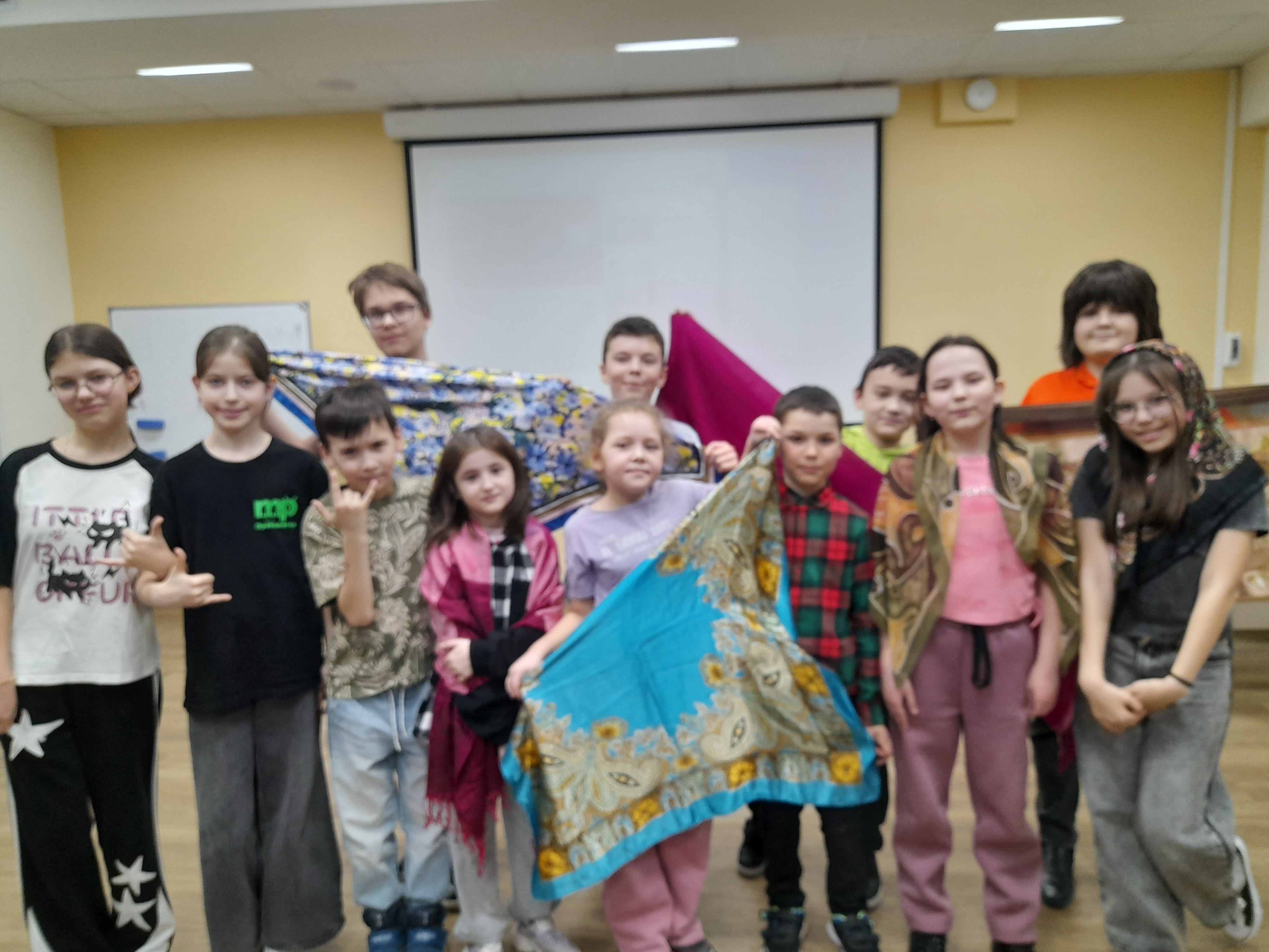 Юные актеры работают над серией спектаклей по фольклорным сказкам народов России Юные актеры работают над серией спектаклей по фольклорным сказкам народов России