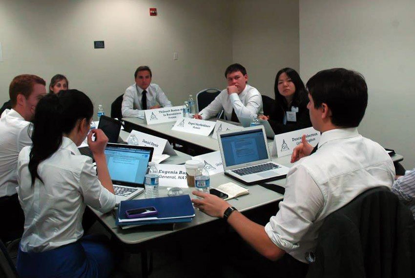 Студенты и аспиранты КФУ представляют университет на международной дипломатической арене Студенты и аспиранты КФУ представляют университет на международной дипломатической арене