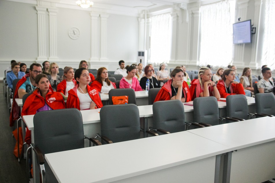 В Елабужском институте КФУ открыла свои двери Летняя педагогическая школа В Елабужском институте КФУ открыла свои двери Летняя педагогическая школа