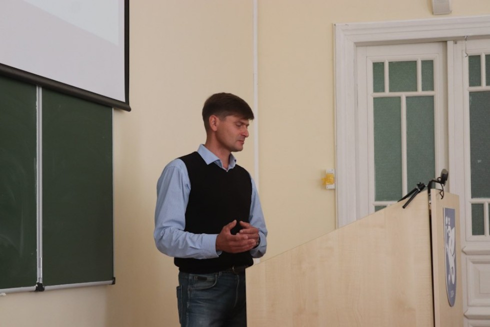 Студенты Елабужского института КФУ встретились с профессором КФУ Студенты Елабужского института КФУ встретились с профессором КФУ