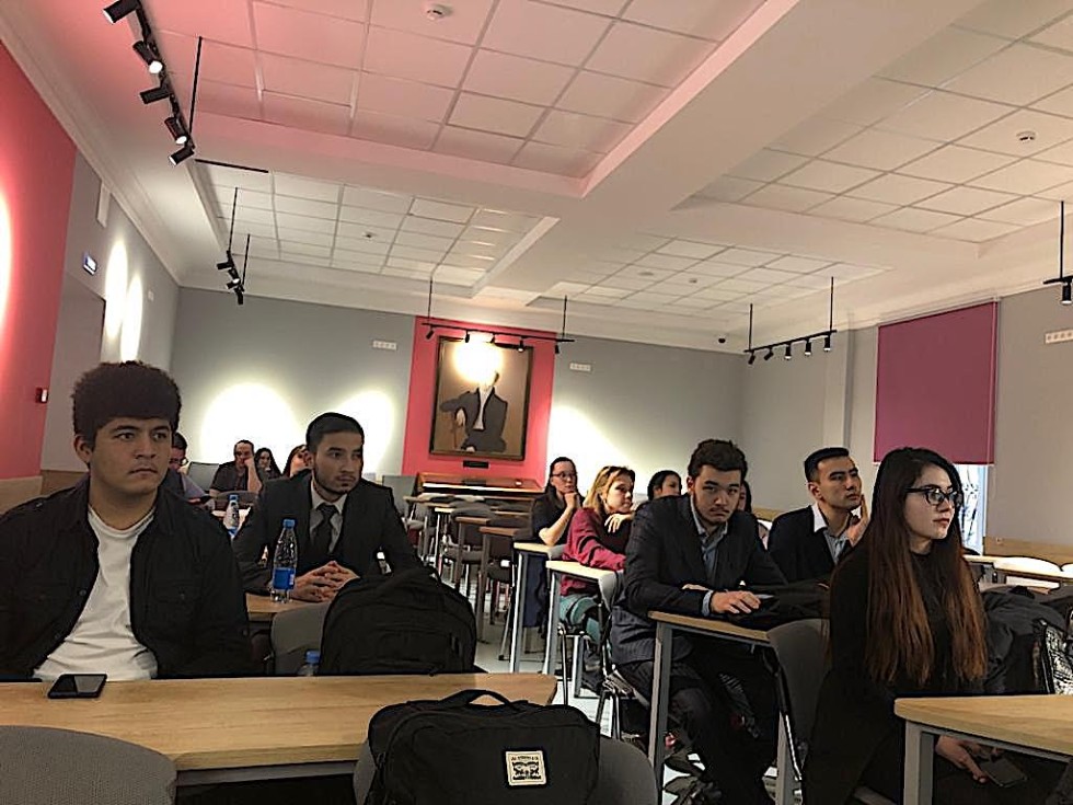 ����� �������� �������� ���: �������������� �� ������ ������� ������-�������������� ���