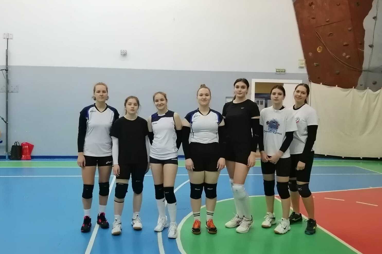 Женская команда института по волейболу вновь привезла победу Женская команда института по волейболу вновь привезла победу