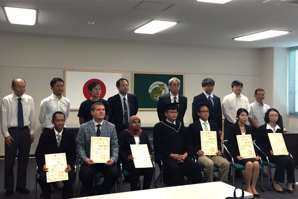 Церемония вручения дипломов PhD в Хирошимском университете_20 сентября 2016 В Хирошимском университете (Япония) защищена диссертация PhD аспирантом кафедры зоологии и общей биологии Асением Моровым.