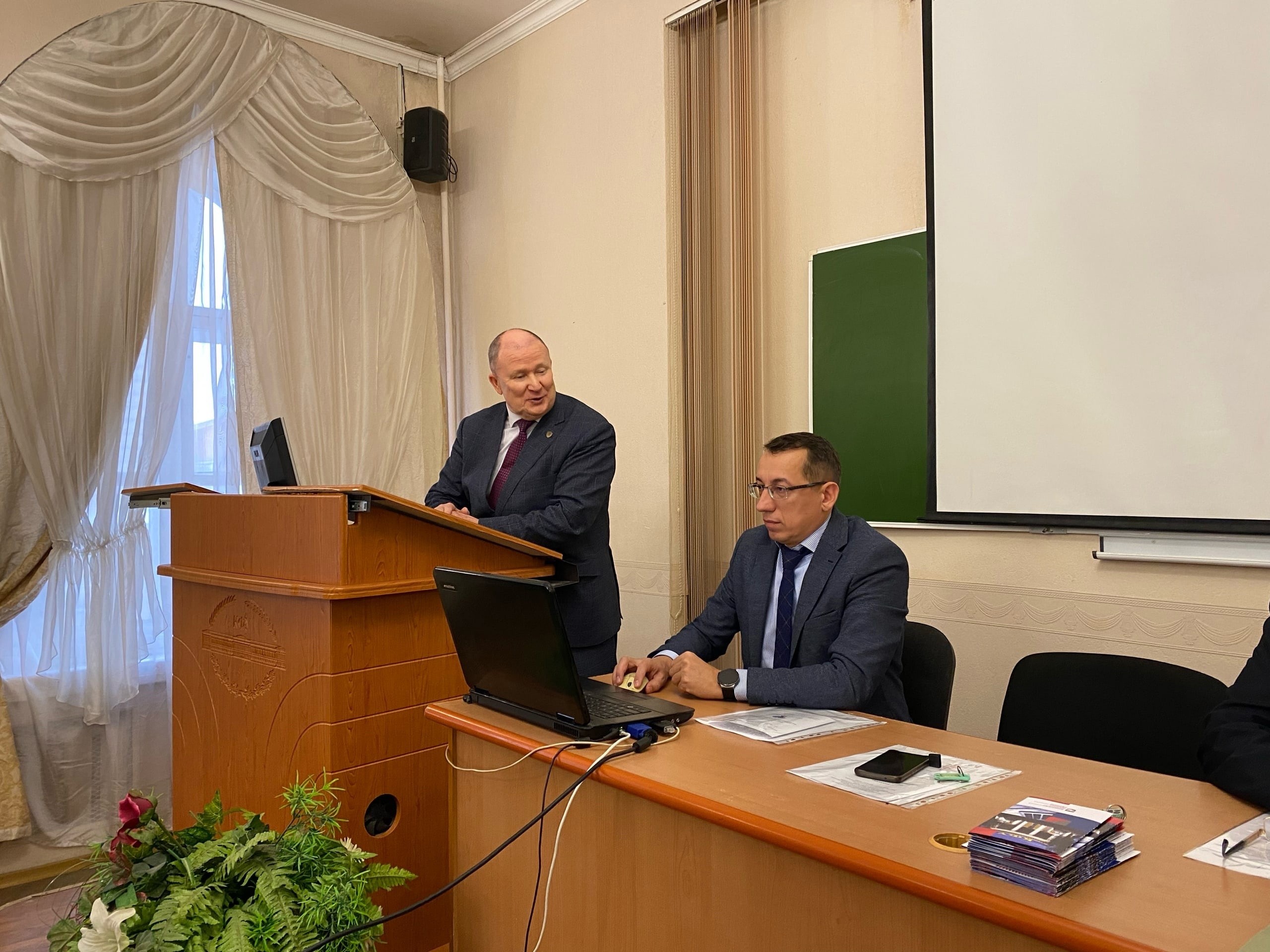 Научно-методический семинар учителей географии на тему 'Через творчество учителя к творчеству обучающихся в географии' Научно-методический семинар учителей географии на тему 'Через творчество учителя к творчеству обучающихся в географии'