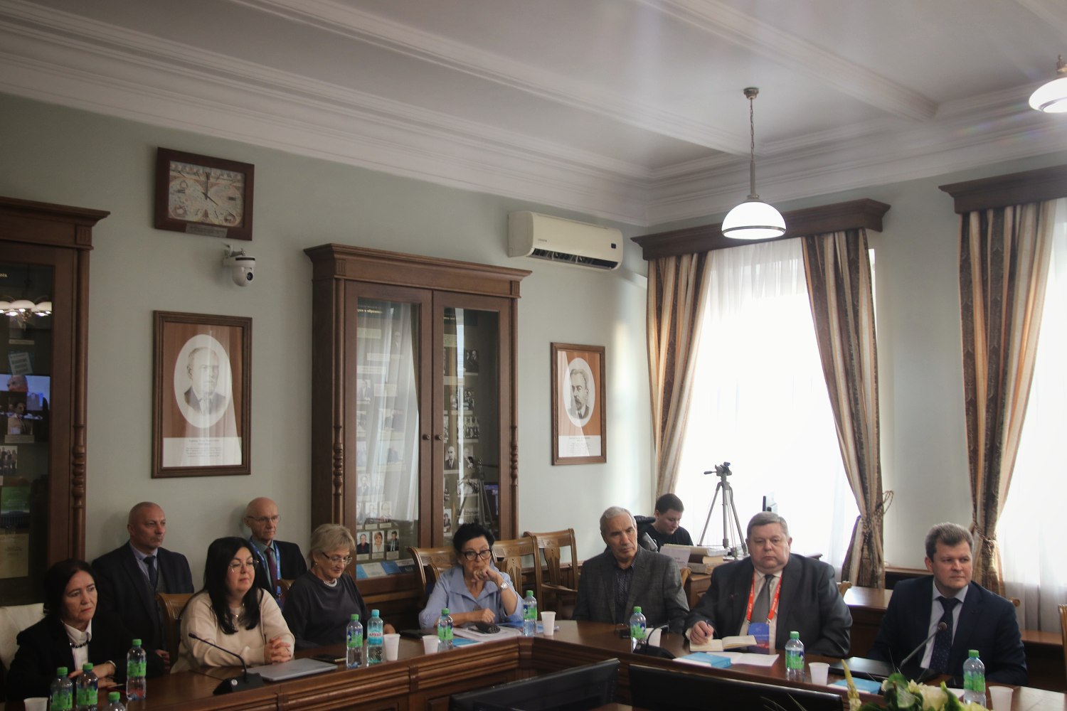   IV       :  ,   ,   , 80-     , ..,  