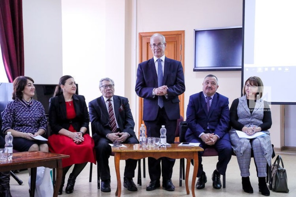 Дөньяда сүзебез бар Дөньяда сүзебез бар