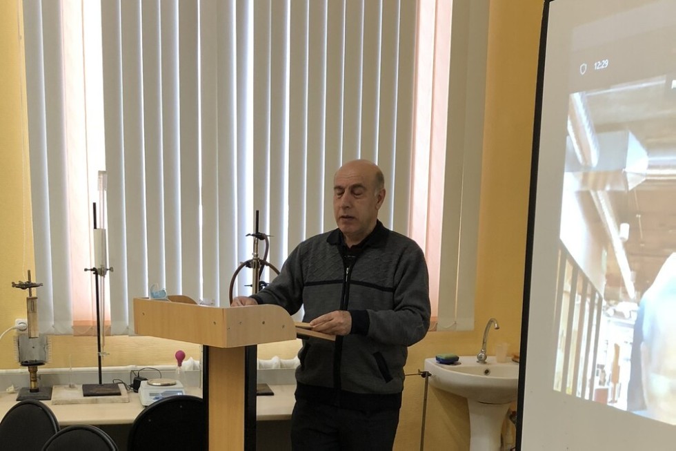 Заседание секции 'Актуальные проблемы изучения физики в условиях быстро меняющихся технологий и цифрового мира' Заседание секции 'Актуальные проблемы изучения физики в условиях быстро меняющихся технологий и цифрового мира'