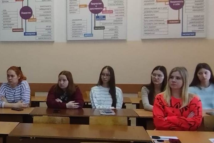 'Использование нейросетей в профессиональной деятельности': прошел интенсив 'Студент-студенту' 'Использование нейросетей в профессиональной деятельности': прошел интенсив 'Студент-студенту'