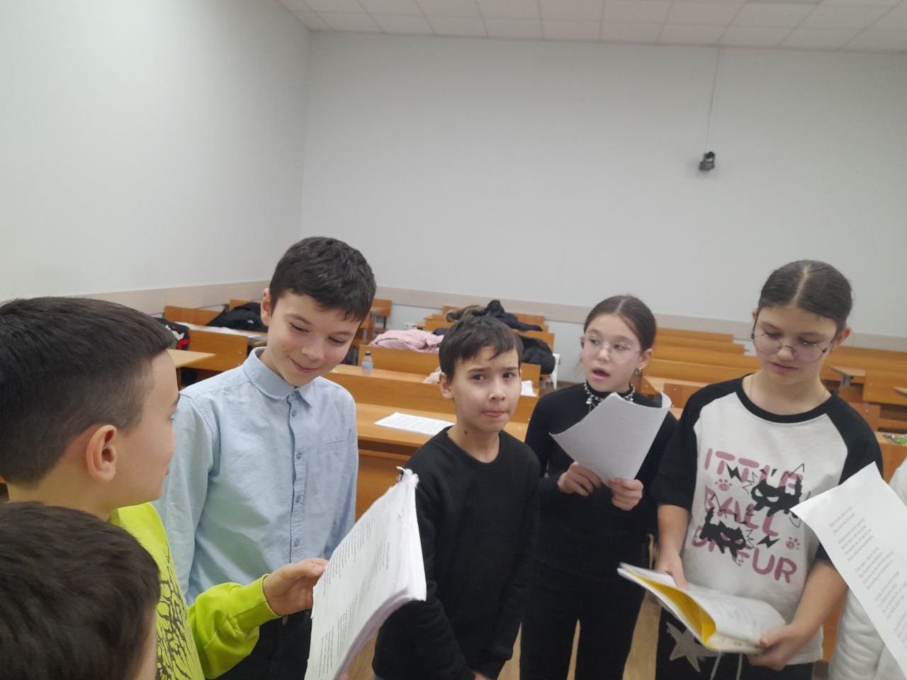 Юные актеры детского театра КФУ 'Радуга' репетируют спектакль 'Маленький принц' Юные актеры детского театра КФУ 'Радуга' репетируют спектакль 'Маленький принц'