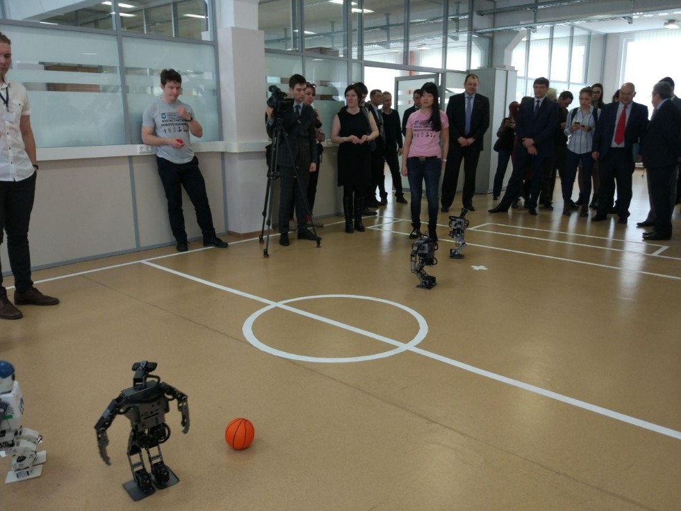The Higher Institute of ITIS showed its achievements in robotics to the Supervisory Board of Kazan Federal University ,LIRS, ITIS, robotics