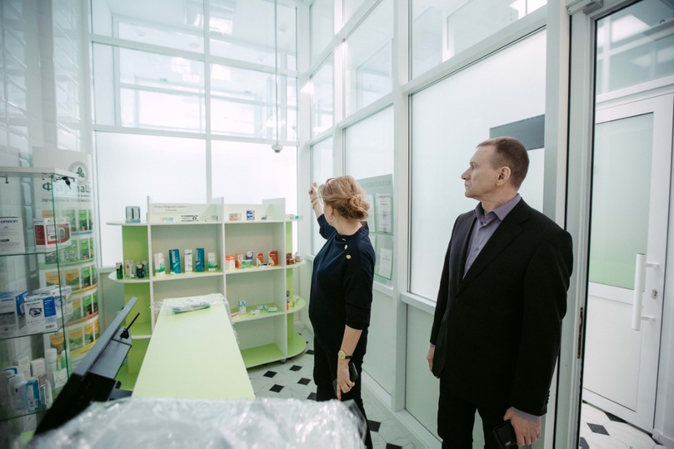 Deputy Minister of Science and Higher Education of Russia Alexander Stepanov toured university facilities ,IPE, IPIC, IFMB, University Clinic, Ministry of Science and Higher Education of Russia