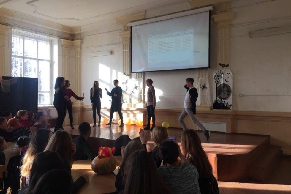 Смена 'Poliglot' на факультете иностранных языков Смена 'Poliglot' на факультете иностранных языков