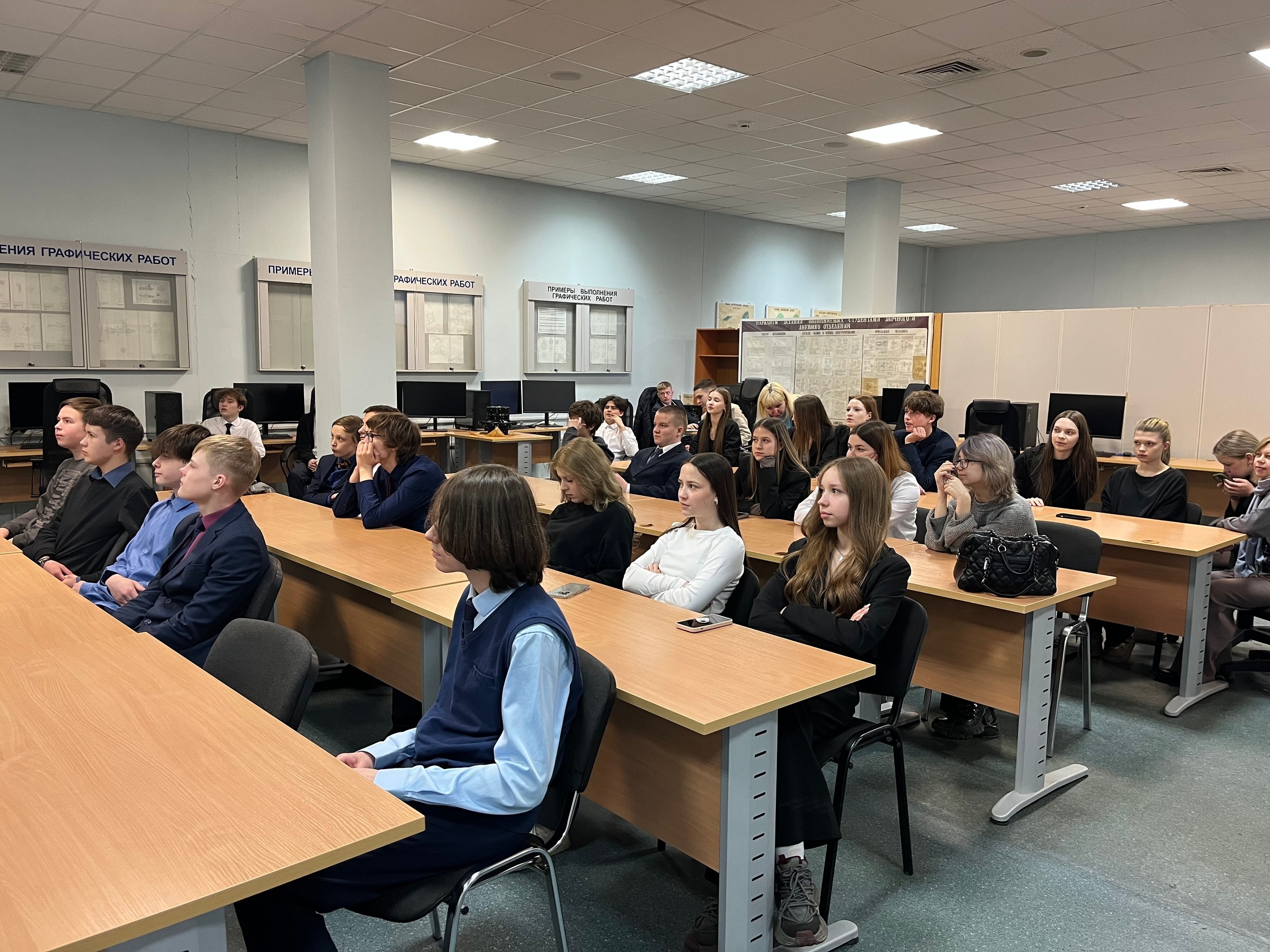 10 дорог. Одна твоя. 10 дорог. Одна твоя.