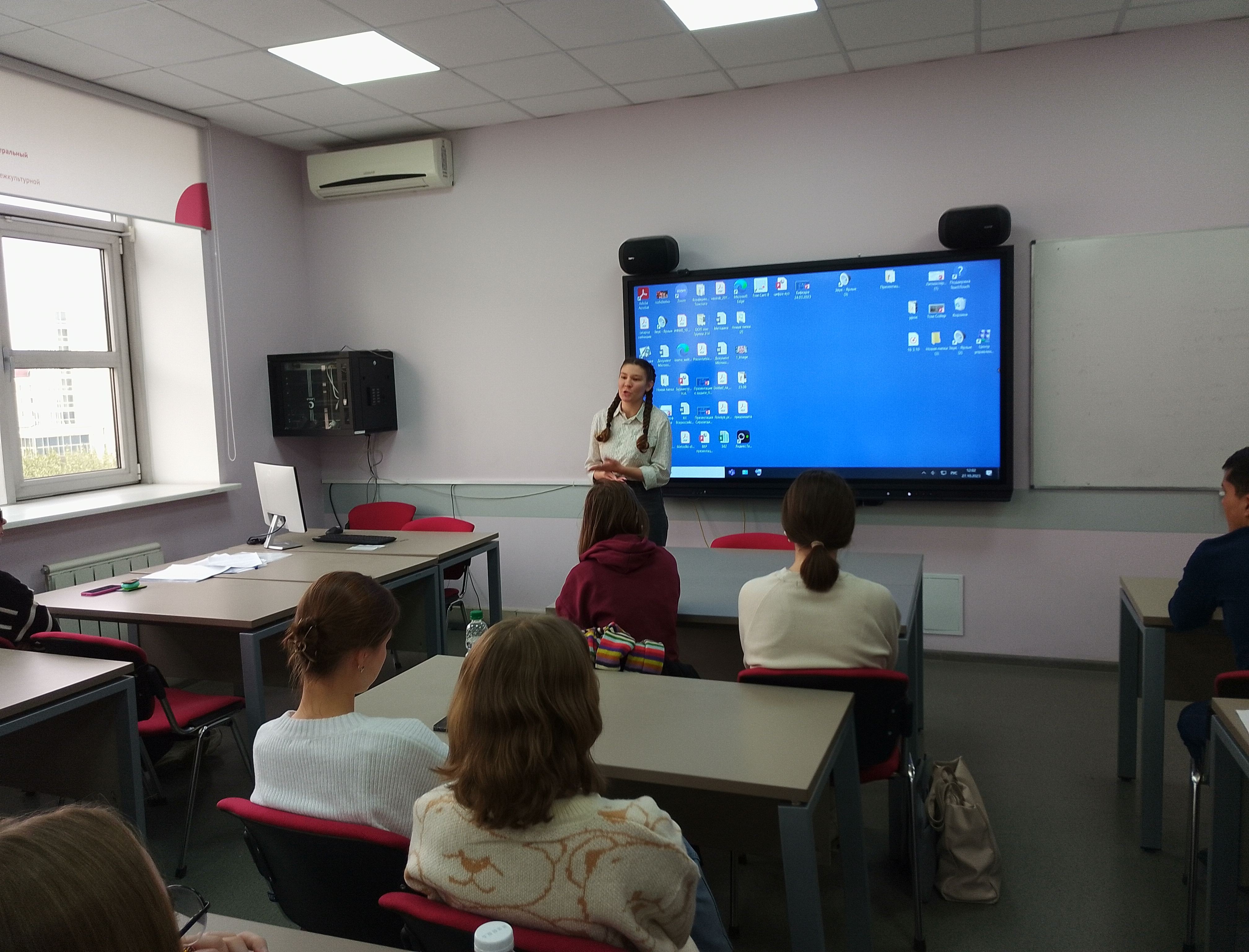 Встреча руководителя и представителей кружка 'Клиническая лингвистика' с первокурсниками Встреча руководителя и представителей кружка 'Клиническая лингвистика' с первокурсниками