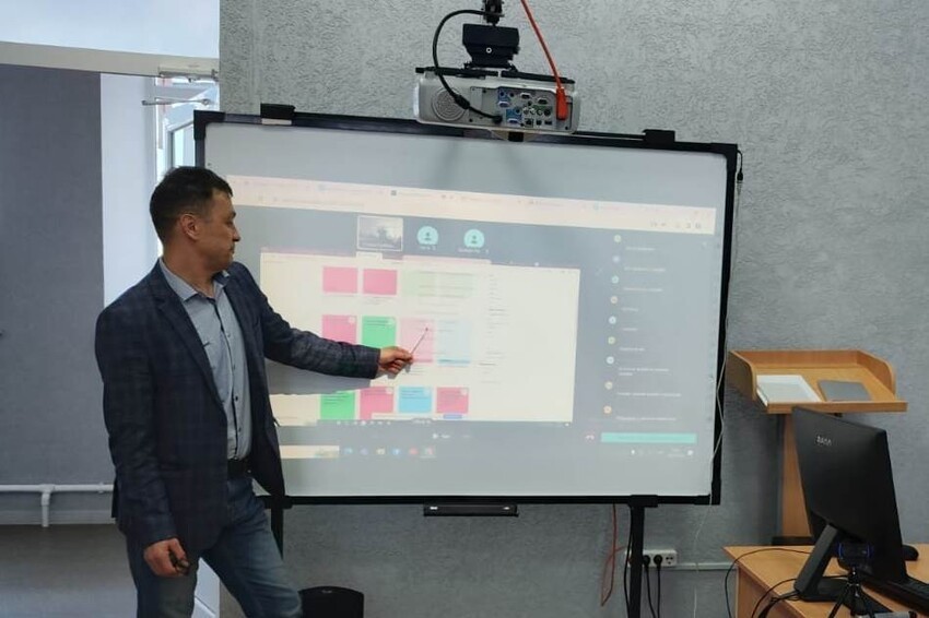 Завершились курсы повышения квалификации для учителей математики и информатики в Елабужском институте КФУ Завершились курсы повышения квалификации для учителей математики и информатики в Елабужском институте КФУ