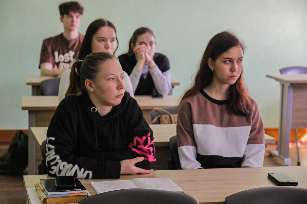 Учителя иностранного языка были приглашены на встречу со студентами Учителя иностранного языка были приглашены на встречу со студентами