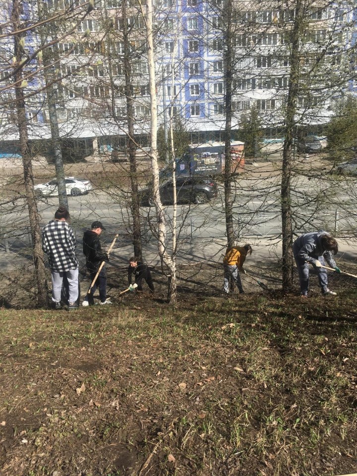 20 апреля прошел субботник на территории общежитий КФУ 20 апреля прошел субботник на территории общежитий КФУ