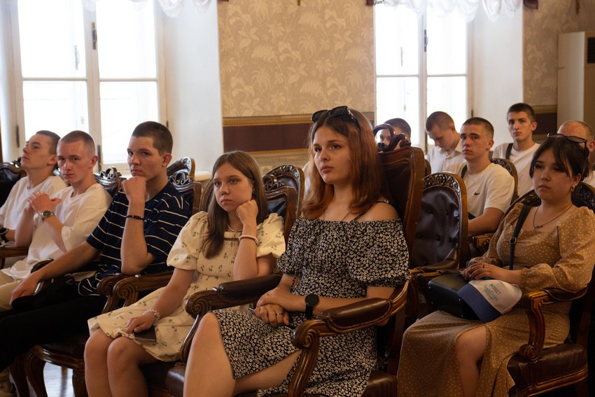 ������, ���������� �� �������� � ������� �� ���, �������� ��������� ����������� �����������