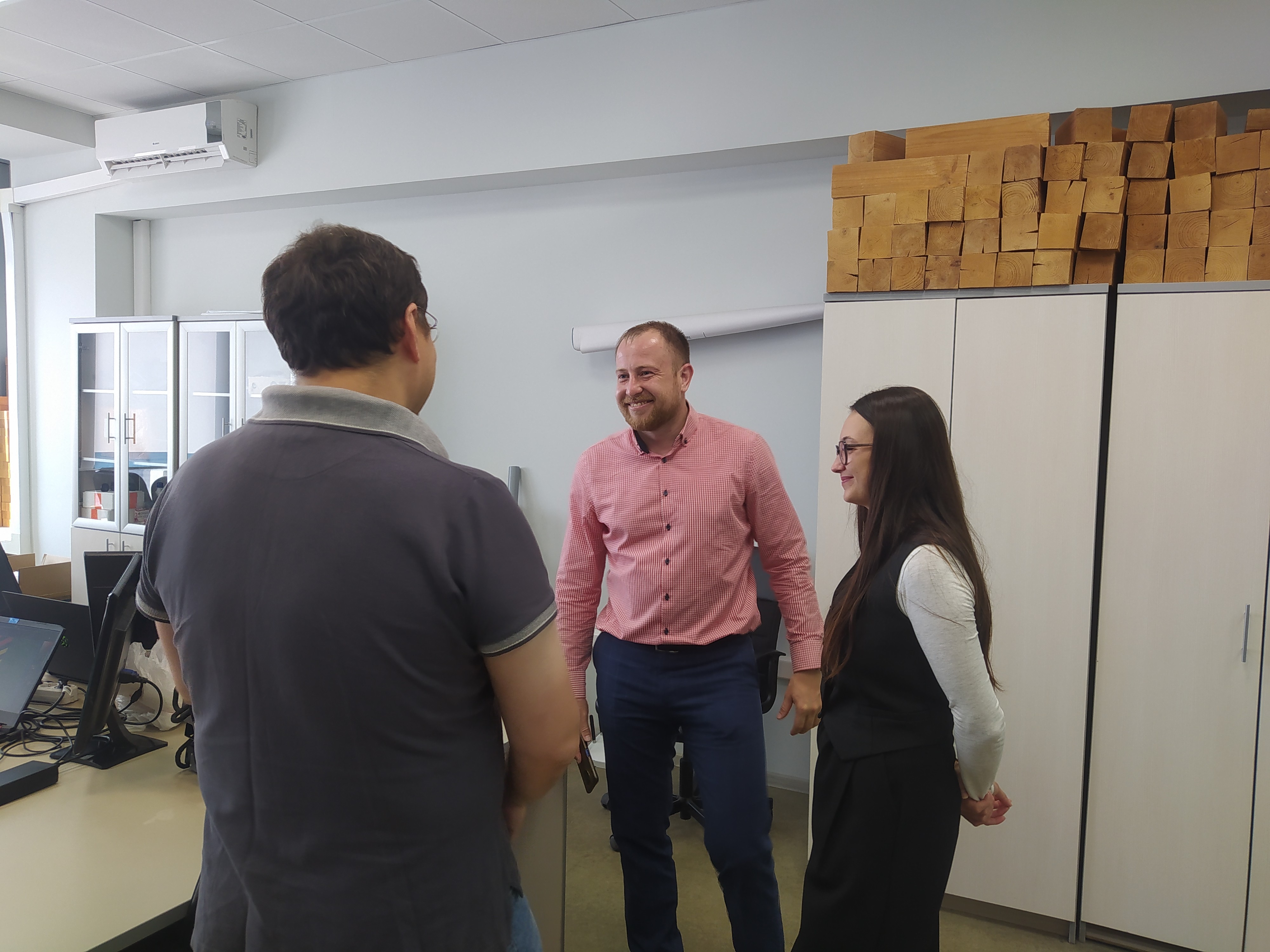 Сотрудники IT-парка посетили Лабораторию интеллектуальных робототехнических систем Сотрудники IT-парка посетили Лабораторию интеллектуальных робототехнических систем