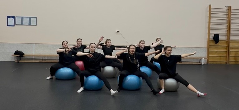 ФИТБОЛ-АЭРОБИКА ФИТБОЛ-АЭРОБИКА