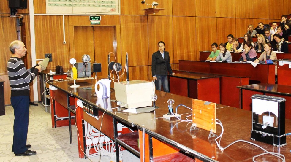 Demonstration cabinet Demonstration cabinet