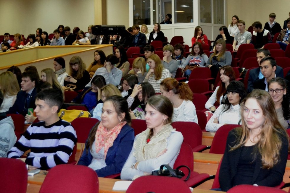 В гостях у 'Президент-клуба' Набережночелнинского института КФУ генеральный директор АО 'Челны-водоканал' Уел Хусаинов В гостях у 'Президент-клуба' Набережночелнинского института КФУ генеральный директор АО 'Челны-водоканал' Уел Хусаинов