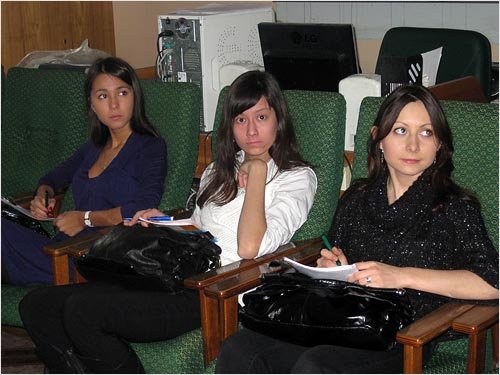 �?��ܧ������� �է�ܧݧѧ� 'Menschenrechte und Demokratie: zwei Seiten einer Medaille? (oder: Ist die Demokratie conditio sine qua non f��r die Erf��llung und Durchsetzung der Menschenrechte?)' (��֧ӧ�ѧݧ� 2010)