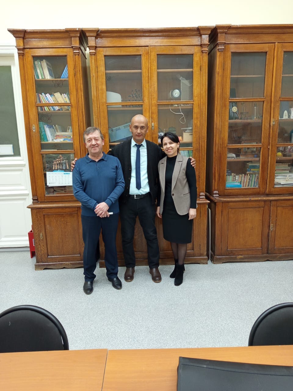 14-15 ноября на кафедре физики прошли совместные с представителем Гулистанского педагогического института ? преподавателем физики Раимовым Холбеком Кадировичем. 14-15 ноября на кафедре физики прошли совместные с представителем Гулистанского педагогического института ? преподавателем физики Раимовым Холбеком Кадировичем.