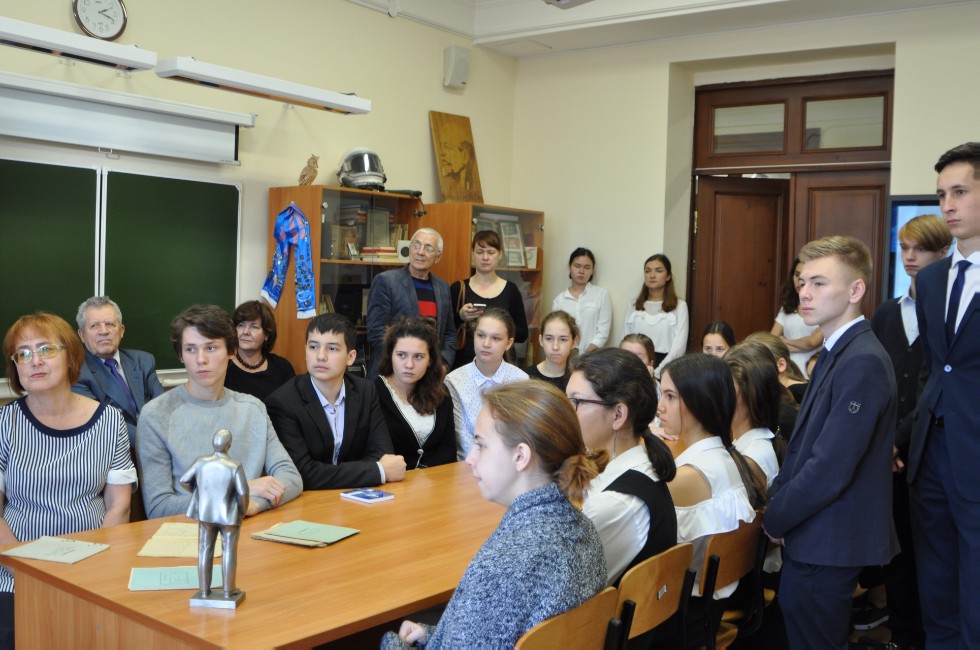 � ������ � ����� ��� ��������� 9 ��������� ��������� ��� (1944 ���� �������), �������, �������� � ������� ������ �������� ����, ����� ���������� �����, ����������� �����-���������� ����, ����������� ������ ������ ���� ������� �������������� �������