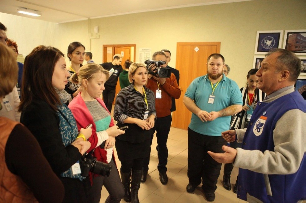 В Елабужском институте КФУ прошёл пресс-тур с участием представителей СМИ и блогеров В Елабужском институте КФУ прошёл пресс-тур с участием представителей СМИ и блогеров