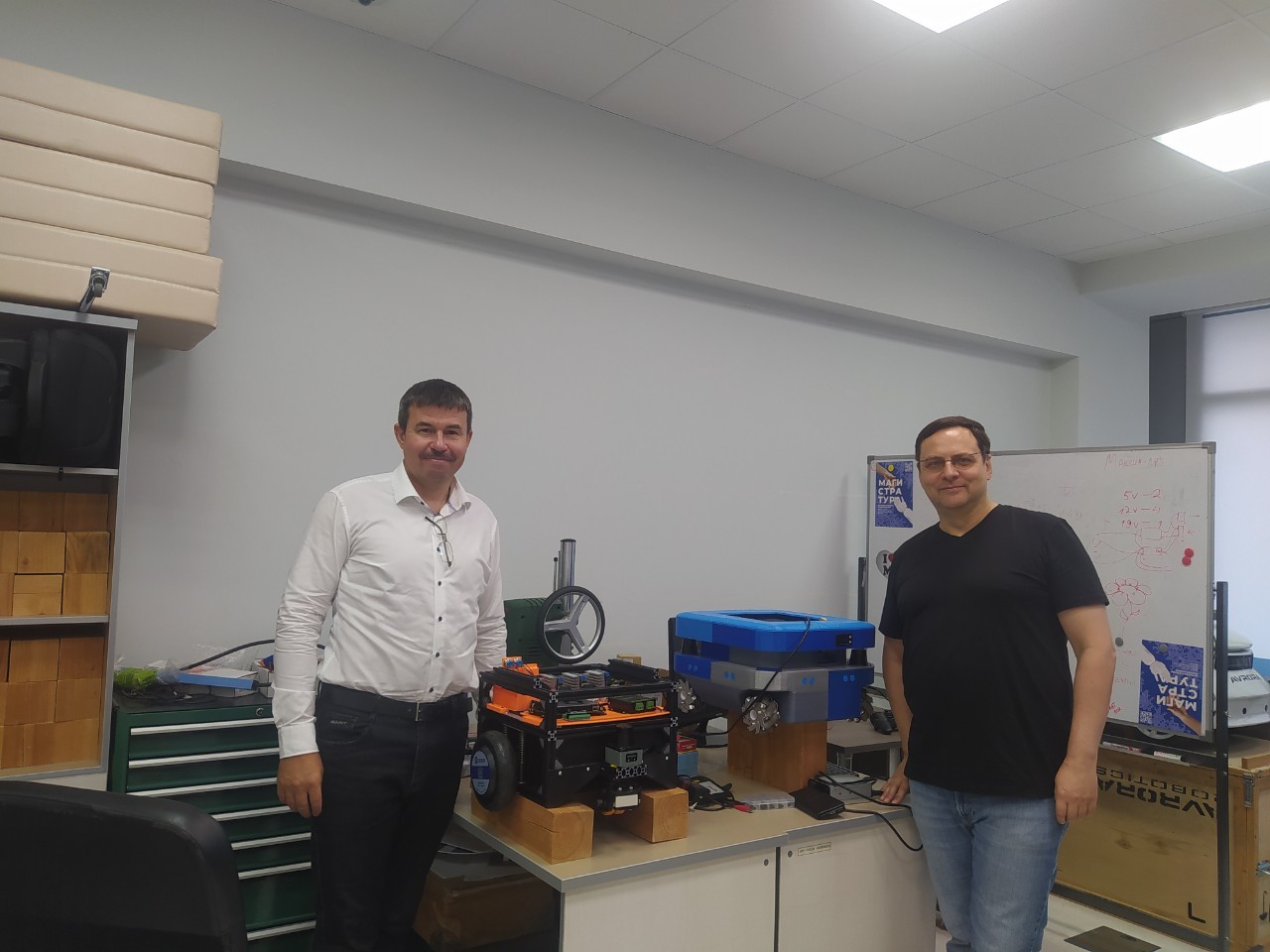 Director of St. Petersburg Scientific Center of the Russian Academy of Sciences visited Laboratory of Intelligent Robotic Systems Director of St. Petersburg Scientific Center of the Russian Academy of Sciences visited Laboratory of Intelligent Robotic Systems
