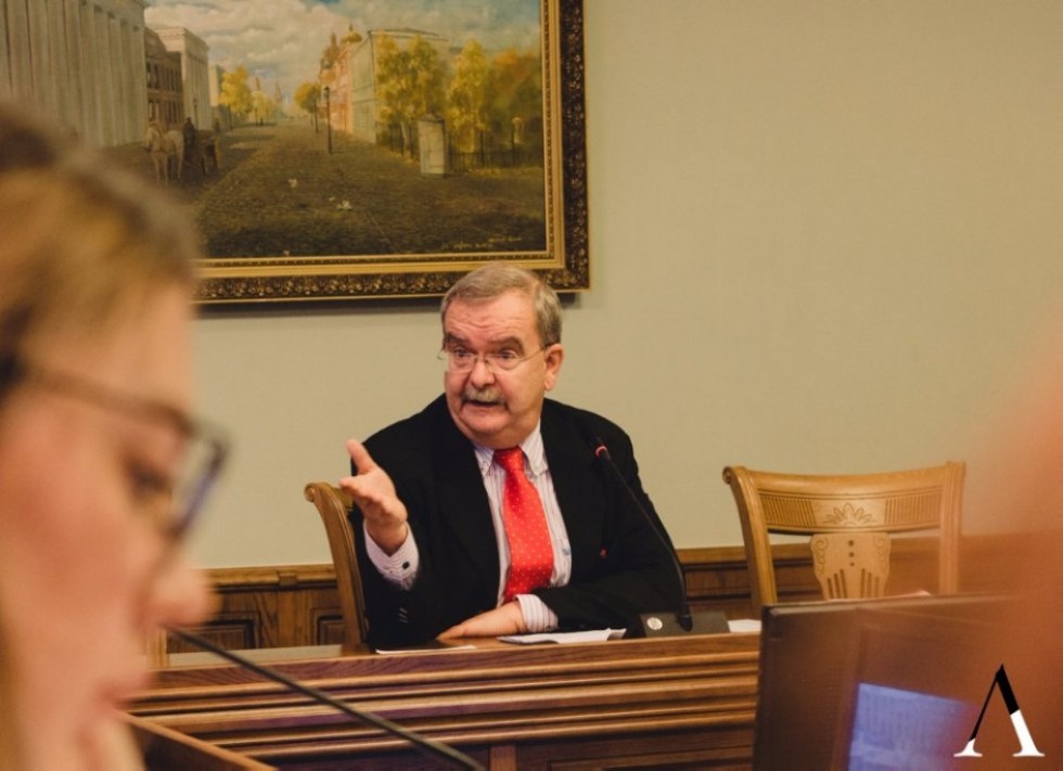 ���� ������ ���������� ������������ ������ ����� ������� � ��������� ����������� ������������