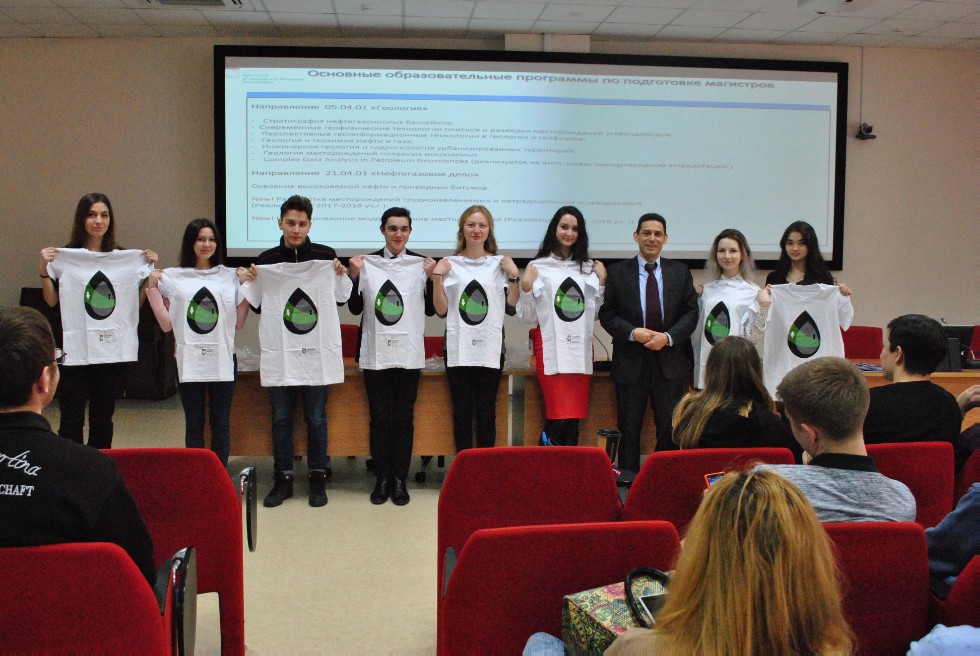 ������� �������� Schlumberger �� ���������� � ������ ������