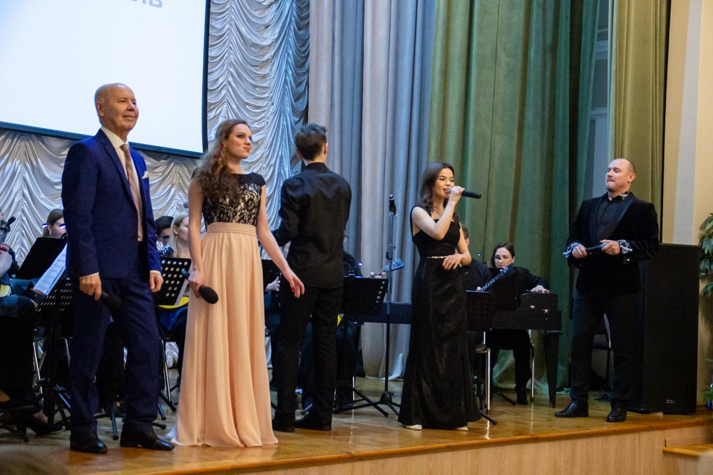 � ���������� ��������� ������������ ������� ����� ����