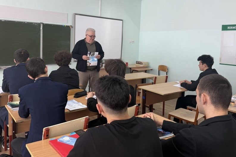 Преподаватели Елабужского института КФУ провели профориентационную встречу в лицее Мамадыша Преподаватели Елабужского института КФУ провели профориентационную встречу в лицее Мамадыша