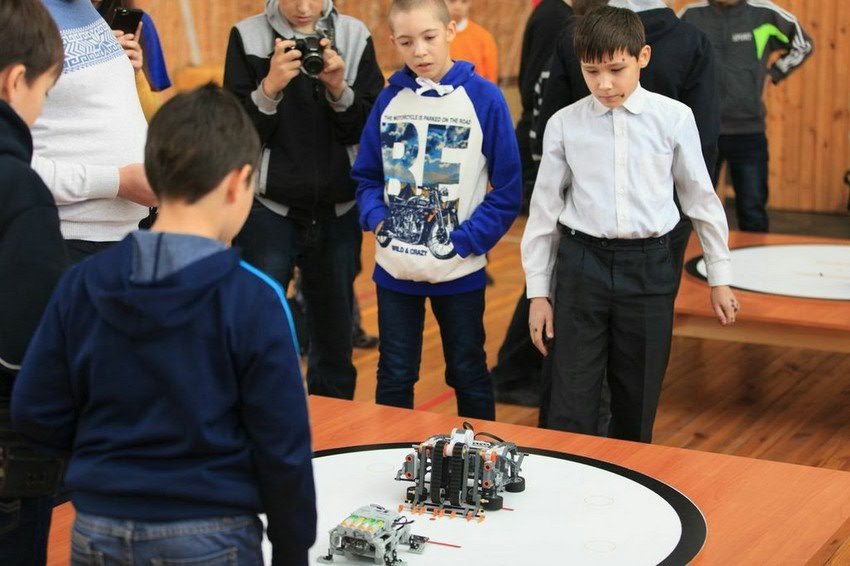 Соревнования по робототехнике Соревнования по робототехнике