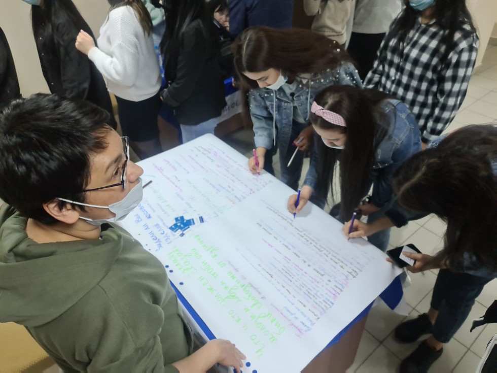 В КФУ прошла акция 'Один день' В КФУ прошла акция 'Один день'