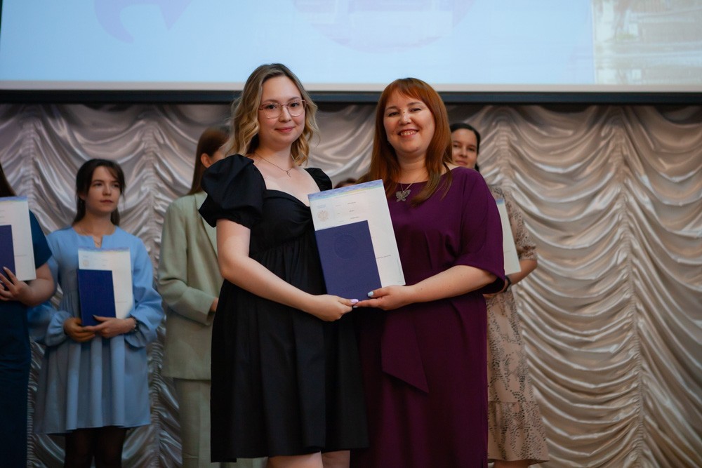 Дан старт вручению дипломов бакалаврам и магистрам Елабужского института КФУ Дан старт вручению дипломов бакалаврам и магистрам Елабужского института КФУ