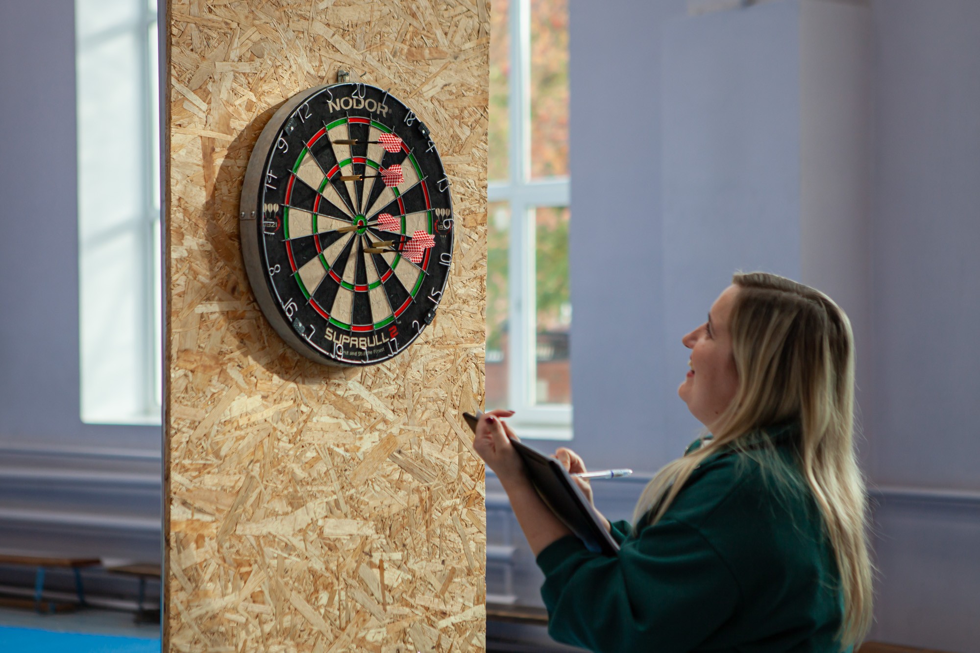 В Елабужском институте КФУ прошли соревнования по дартс В Елабужском институте КФУ прошли соревнования по дартс