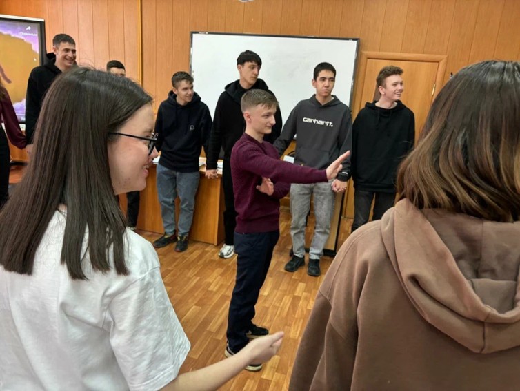 Сертификаты помощника вожатого получили участники психолого-педагогических классов Сертификаты помощника вожатого получили участники психолого-педагогических классов