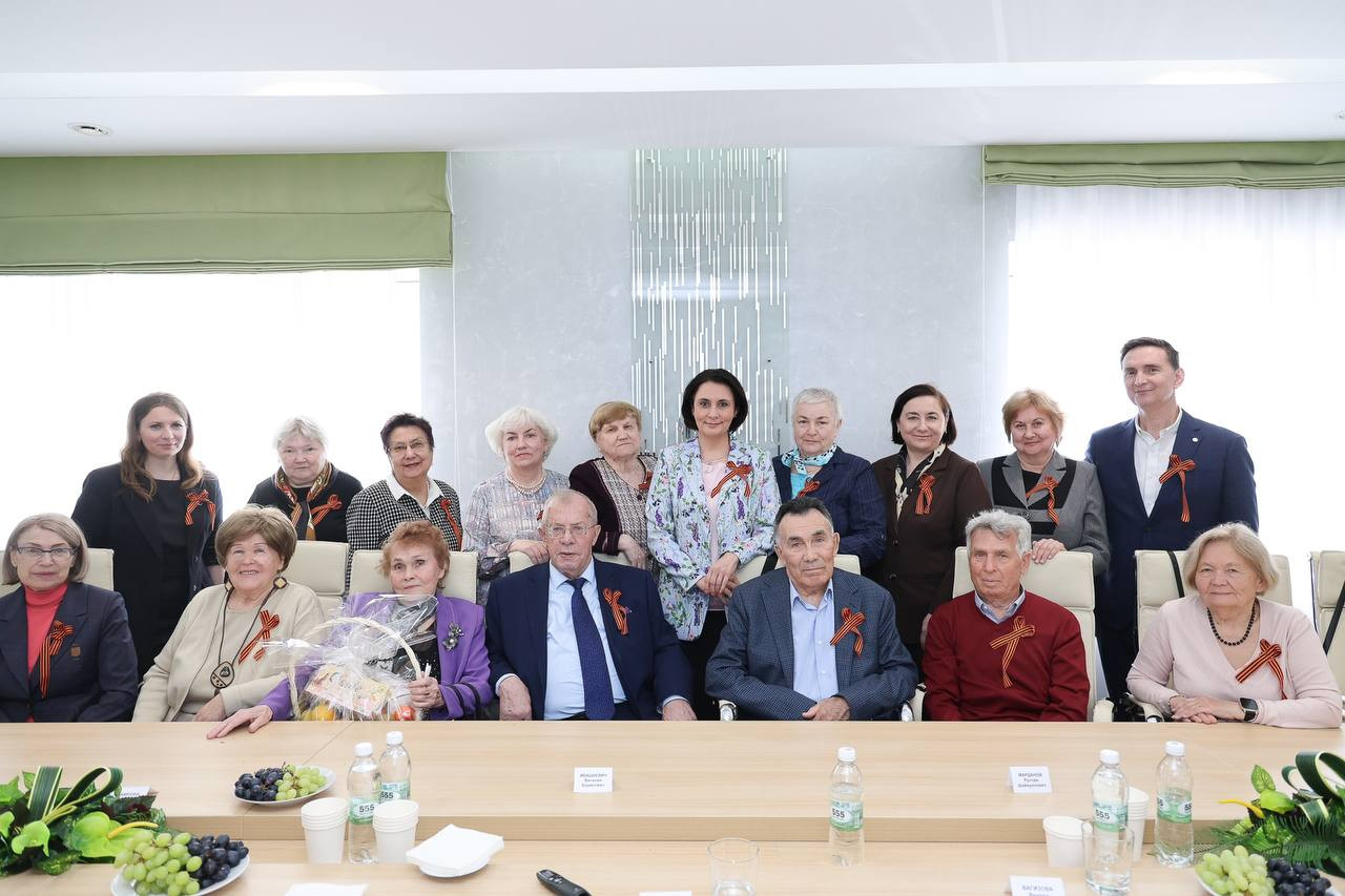 Meeting with veterans of the Institute