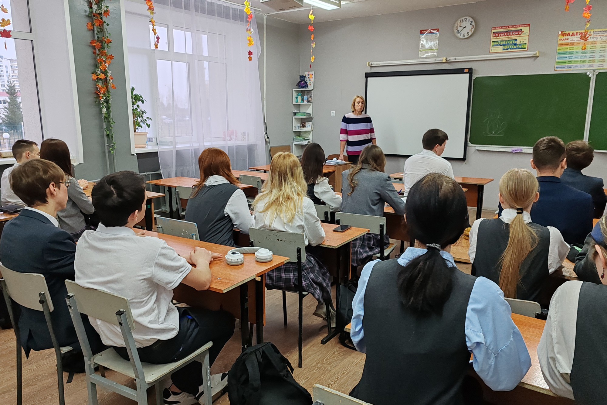 Профориентационная беседа со старшеклассниками прошла в многопрофильном лицее №10 г. Елабуги Профориентационная беседа со старшеклассниками прошла в многопрофильном лицее №10 г. Елабуги