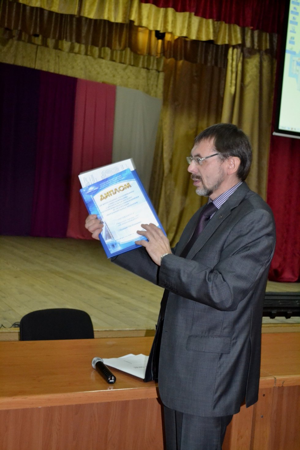 В гостях у 'Президент-клуба' Набережночелнинского института КФУ генеральный директор АО 'Челны-водоканал' Уел Хусаинов В гостях у 'Президент-клуба' Набережночелнинского института КФУ генеральный директор АО 'Челны-водоканал' Уел Хусаинов